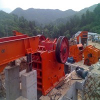 Easy-to-maintain jaw crusher for gravel